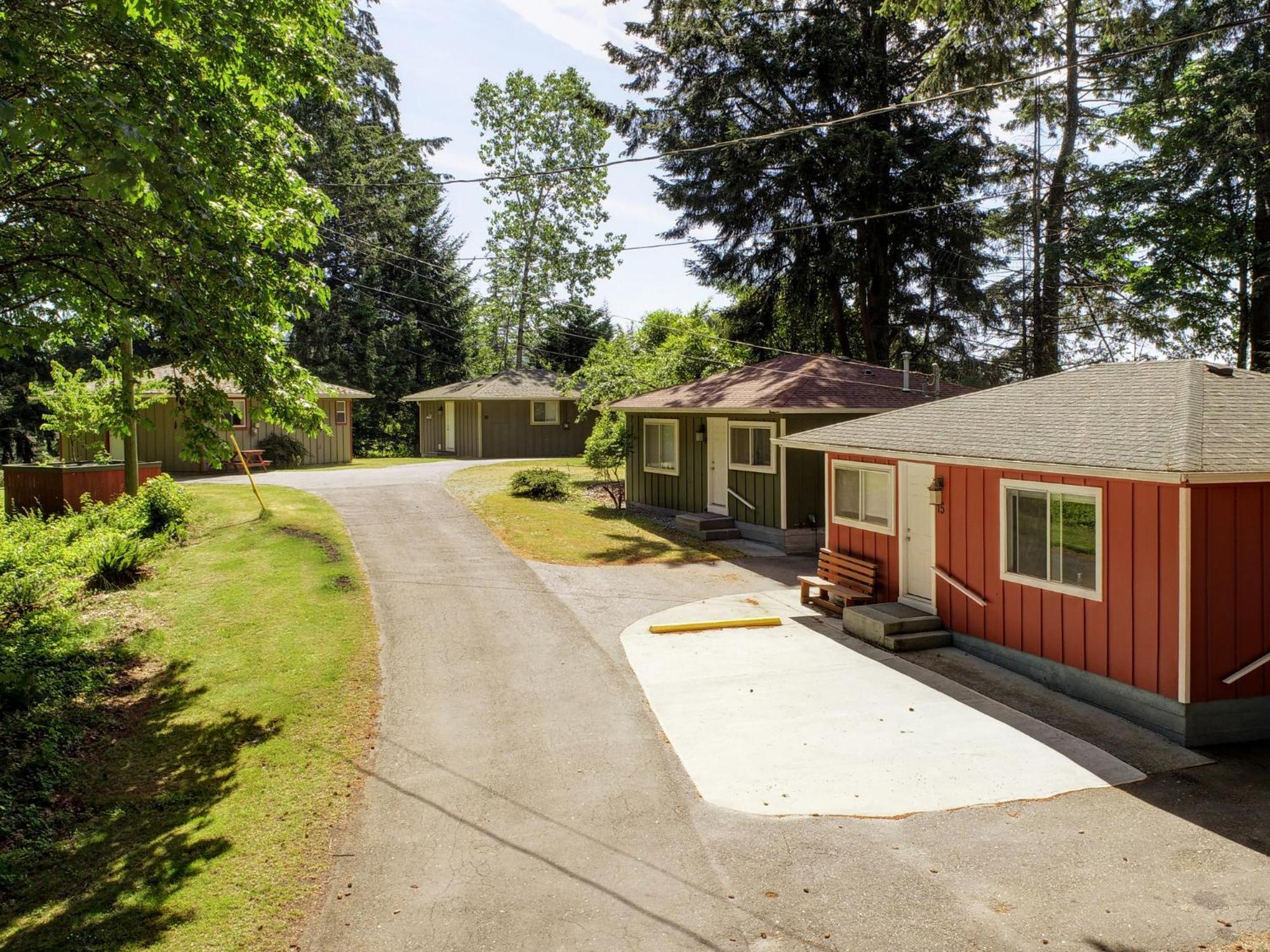 Malahat Bungalows Motel Dış mekan fotoğraf